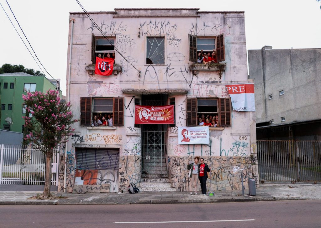 frente do imóvel que abriga a ocupação Rose Nunes em Curitiba